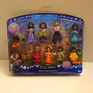 Disney ENCANTO Ultimate Madrigal Family Gift Set - 10 Piece Figure Set Brand New